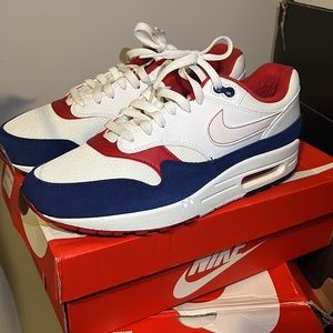 Nike air max 1 barely worn great condition Men SZ 9.5